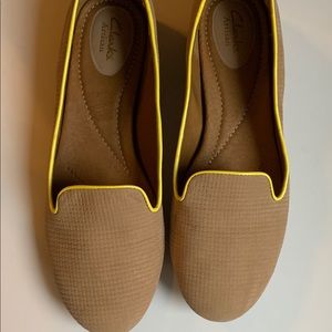 Clark’s Flat Loafers | Beige in Great Condition